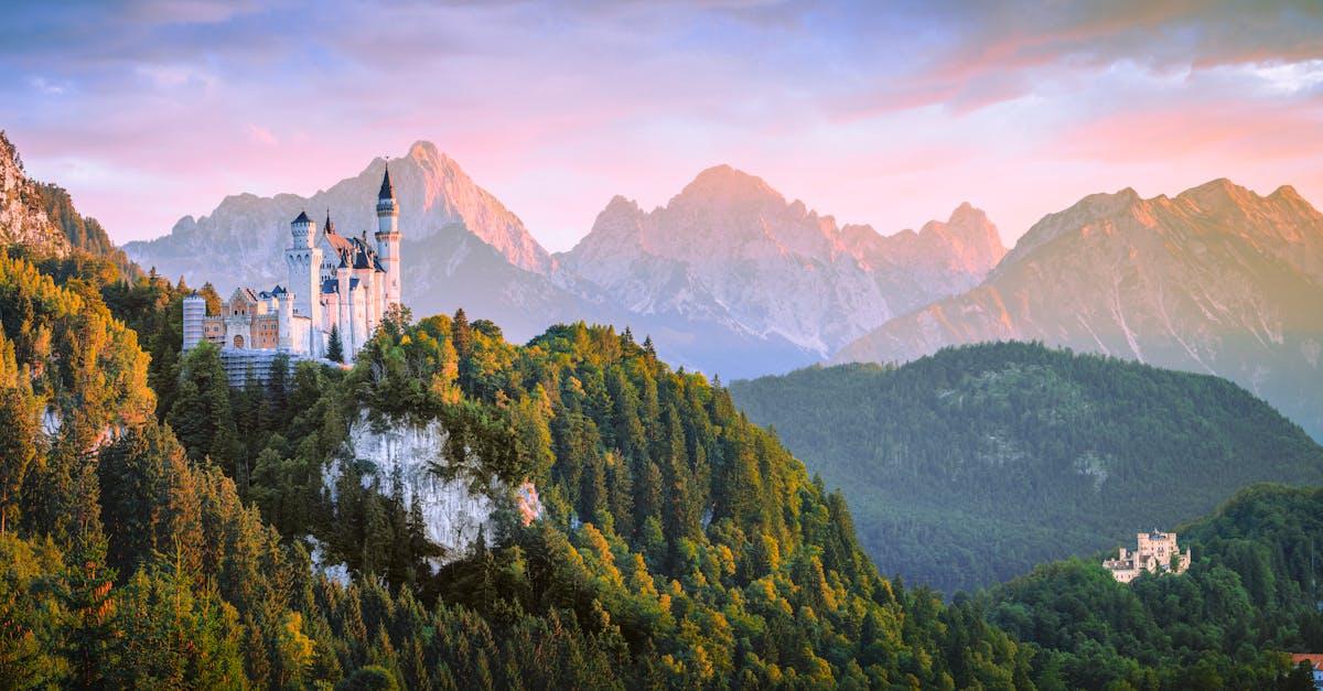 découvrez l'univers fascinant des châteaux, symbole d'histoire et d'architecture majestueuse. explorez les légendes, les styles et les secrets qui entourent ces forteresses intemporelles.