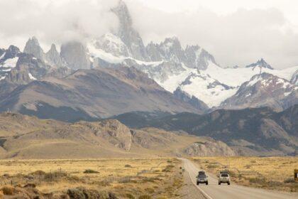 découvrez les meilleures destinations d'escalade à travers le monde. que vous soyez débutant ou grimpeur expérimenté, trouvez l'endroit idéal pour relever vos défis et explorer des paysages à couper le souffle.