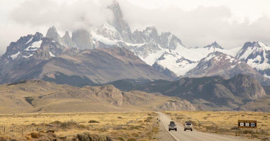 découvrez les meilleures destinations d'escalade à travers le monde. que vous soyez débutant ou grimpeur expérimenté, trouvez l'endroit idéal pour relever vos défis et explorer des paysages à couper le souffle.