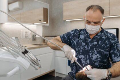 découvrez les meilleurs services dentaires pour un sourire éclatant. nos dentistes expérimentés s'engagent à fournir des soins personnalisés, allant des contrôles réguliers aux traitements spécifiques. prenez rendez-vous dès aujourd'hui pour une santé bucco-dentaire optimale.