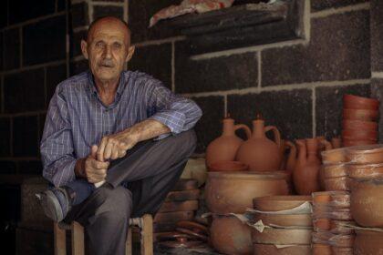 découvrez diyarbakir, une ville historique de turquie, riche en culture, architecture unique et traditions séculaires. explorez ses impressionnantes remparts, ses mosquées anciennes et savourez la délicieuse cuisine locale. un voyage inoubliable vous attend dans cette perle du sud-est anatolien.