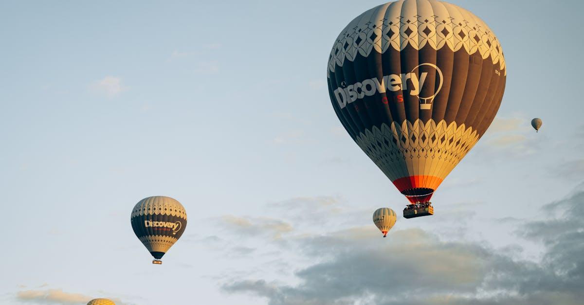 découvrez les meilleurs hôtels à göreme, cœur de la cappadoce, offrant des vues spectaculaires, un confort inégalé et un accès facile aux merveilles naturelles et historiques de la région. réservez votre séjour idéal et vivez une expérience inoubliable !