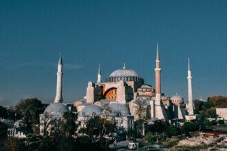 découvrez le luxe et le confort du grand hyatt istanbul, un hôtel raffiné au cœur de la ville, offrant des services de classe mondiale, une cuisine exquise et des installations modernes. profitez d'un séjour mémorable à proximité des attractions culturelles emblématiques d'istanbul.