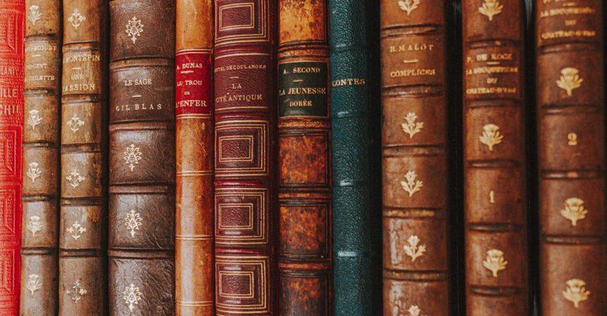 découvrez les trésors historiques qui ont façonné notre patrimoine. plongez dans un voyage fascinant à travers le temps, où chaque artefact raconte une histoire unique et précieuse.