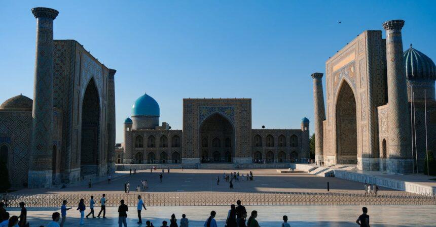 découvrez la mosquée isa bey, un chef-d'œuvre architectural situé à selçuk, en turquie. plongez dans l'histoire et la beauté de cet édifice emblématique, symbole de l'héritage ottoman et de l'art islamique. explorez ses caractéristiques uniques et son ambiance sereine.