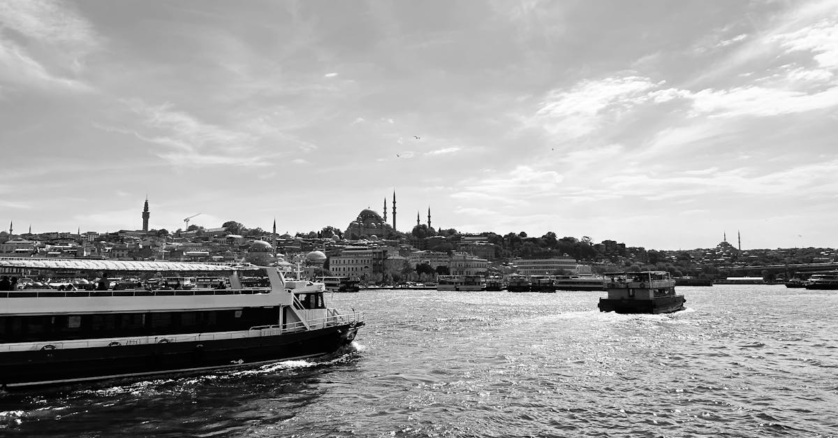 découvrez les horaires et informations essentielles pour traverser le bosphore avec les ferries kabatas. profitez d'une vue imprenable sur istanbul tout en naviguant vers vos destinations préférées. idéal pour les habitants et les touristes!