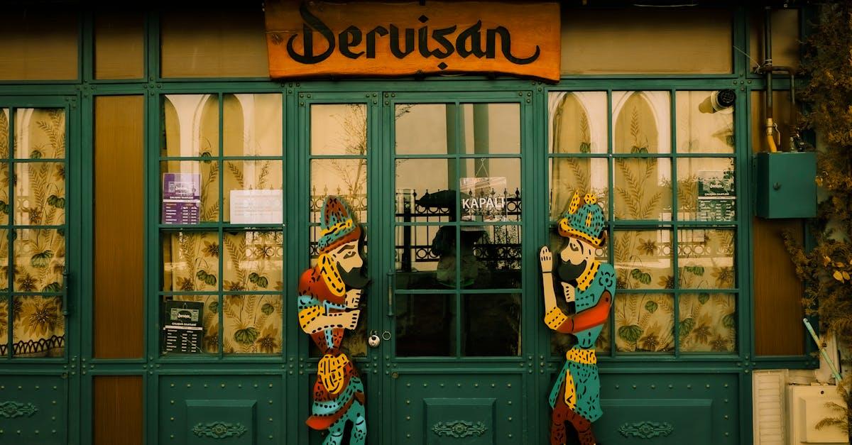 découvrez l'univers fascinant du karagöz, une forme traditionnelle de théâtre d'ombres originaire de turquie. plongez dans l'art captivant des marionnettes, des personnages colorés et des histoires pleines d'humour qui ont traversé les siècles. explorez les origines, les techniques et l'impact culturel de ce spectacle emblématique.