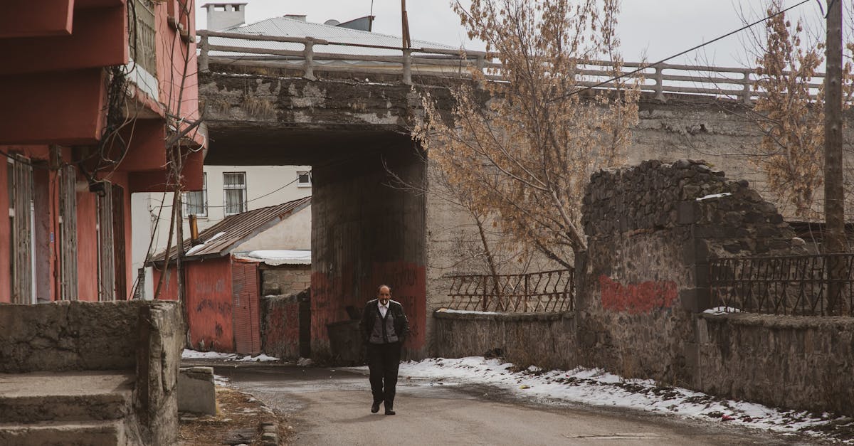 découvrez kars, une ville historique de turquie, riche en culture et en paysages enchanteurs. explorez ses monuments, ses ruines anciennes et son ambiance chaleureuse. plongez dans l'héritage architectural et la nature environnante qui font de kars une destination unique à visiter.