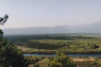 découvrez köyceğiz, une charmante destination en turquie, célèbre pour ses paysages pittoresques, ses lacs scintillants et sa riche histoire. profitez de la nature, explorez des sites culturels fascinants et laissez-vous séduire par l'hospitalité locale.