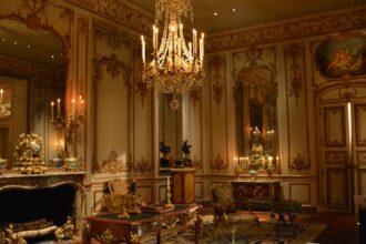 découvrez le monde du luxe et de l'élégance où chaque détail compte. plongez dans une expérience inégalée de sophistication, de qualité et d'exclusivité pour un style de vie prestigieux. explorez nos sélections raffinées qui incarnent le summum du raffinement.