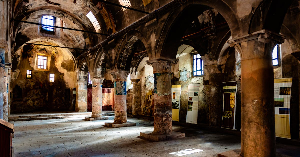 découvrez mustafapaşa, un charmant village de turquie riche en histoire et en culture. explorez ses ruelles pittoresques, admirez l'architecture ancienne et plongez dans l'authenticité de la vie locale. un lieu incontournable pour les amateurs d'escapades hors des sentiers battus.