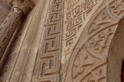 découvrez mustafapaşa, un village pittoresque en turquie, célèbre pour son architecture historique, ses paysages magnifiques et sa richesse culturelle. explorez les ruelles charmantes et plongez dans l'authenticité de ce joyau caché.