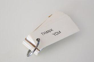 découvrez l'importance de la politesse dans nos interactions quotidiennes. apprenez comment la courtoisie peut améliorer vos relations personnelles et professionnelles tout en favorisant un environnement respectueux et bienveillant.