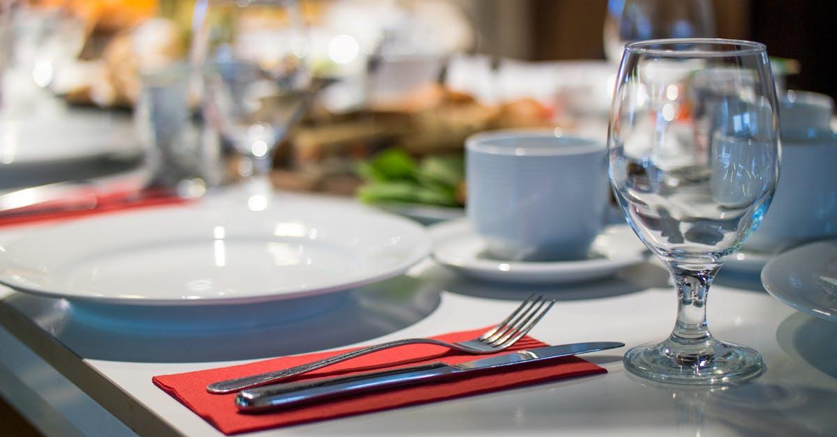 découvrez notre restaurant, un lieu chaleureux où vous pourrez savourer des plats raffinés préparés avec des ingrédients frais. notre ambiance conviviale et notre service attentif vous promettent une expérience culinaire inoubliable. réservez votre table dès aujourd'hui et laissez-vous tenter par notre menu créatif.