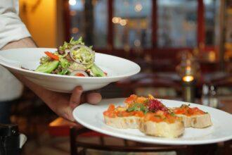 découvrez les meilleurs restaurants près de chez vous, offrant une variété de cuisines pour satisfaire toutes vos envies. que vous soyez amateur de gastronomie, de plats traditionnels ou de nouvelles saveurs, trouvez le lieu idéal pour un repas inoubliable.