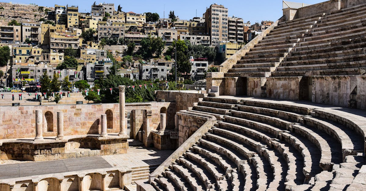 découvrez l'univers fascinant du théâtre romain, une art ancien où les récits prennent vie sur scène. plongez dans l'histoire, les techniques et les chefs-d'œuvre littéraires qui ont façonné cette forme d'expression emblématique de la culture romaine.