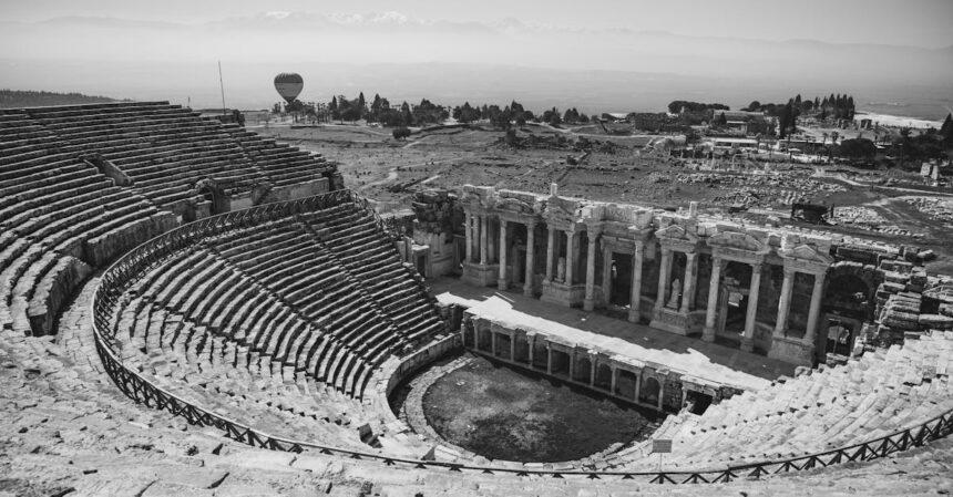 plongez dans l'univers captivant du théâtre romain, où les performances mémorables et les récits mythologiques prennent vie sur scène. découvrez l'héritage culturel et artistique d'une époque fascinante, où la dramaturgie et l'architecture se rencontrent pour offrir des spectacles inoubliables.