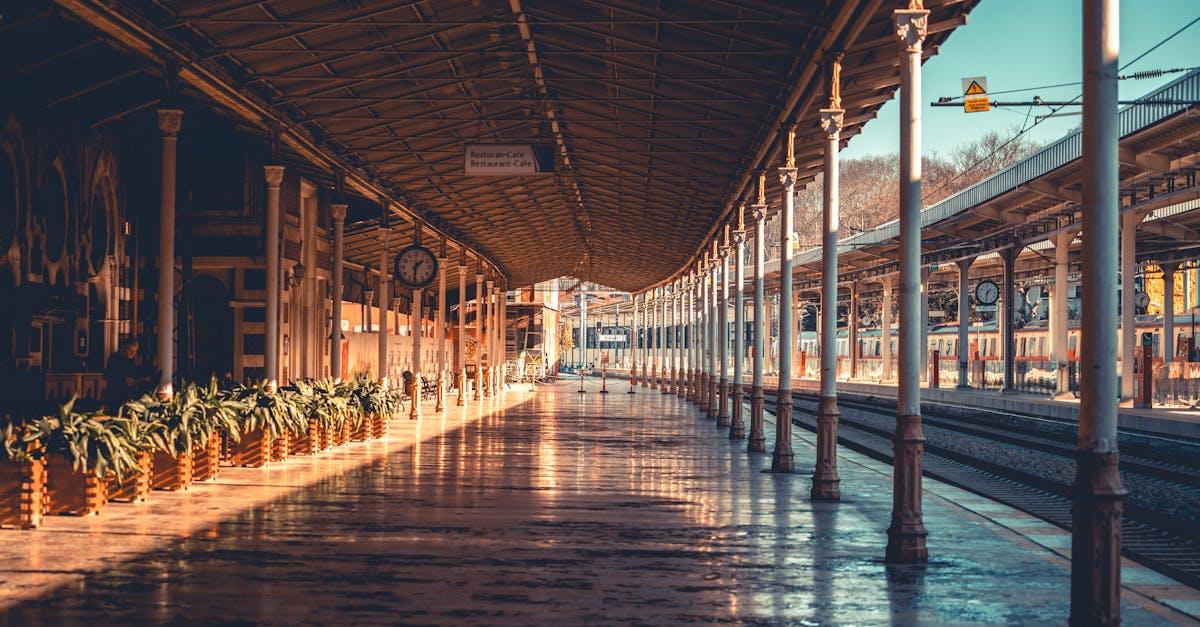 découvrez sirkeci, un quartier vibrant d'istanbul, alliant histoire et modernité. explorez ses rues animées, ses cafés traditionnels et ses sites emblématiques, tout en profitant de l'atmosphère unique de cette destination incontournable.