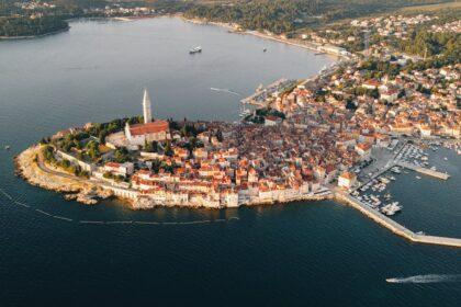 découvrez le tourisme de séjours : une expérience immersive au cœur des destinations fascinantes. profitez d'activités authentiques, d'hébergements uniques et d'une immersion culturelle inoubliable.