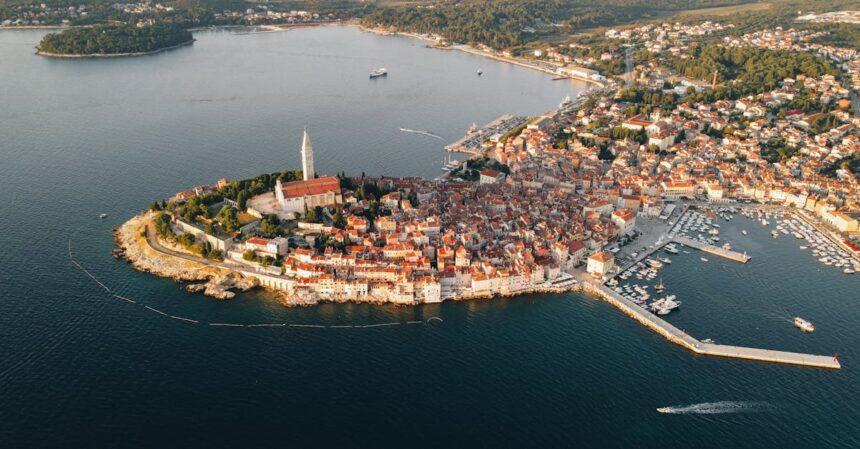 découvrez le tourisme de séjours : une expérience immersive au cœur des destinations fascinantes. profitez d'activités authentiques, d'hébergements uniques et d'une immersion culturelle inoubliable.