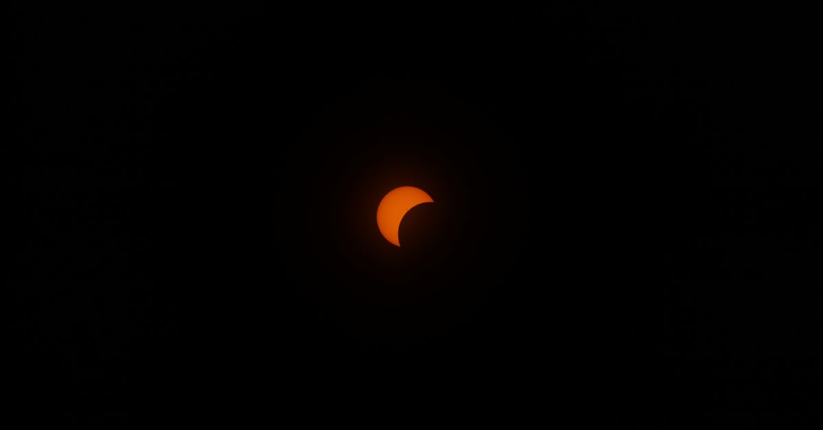 découvrez le fascinant phénomène de l'éclipse solaire : un spectacle rare et éblouissant où le soleil est temporairement caché. explorez son impact, comment se préparer pour l'observer en toute sécurité, et les mythes associés à cet événement astronomique extraordinaire.