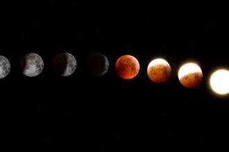 découvrez le fascinant phénomène de l'éclipse solaire, un événement rare où la lune obscurcit partiellement ou totalement le soleil, créant un spectacle lumineux inoubliable. apprenez comment observer en toute sécurité cette merveille de la nature et explorez les mythes et légendes liés aux éclipses solaires.