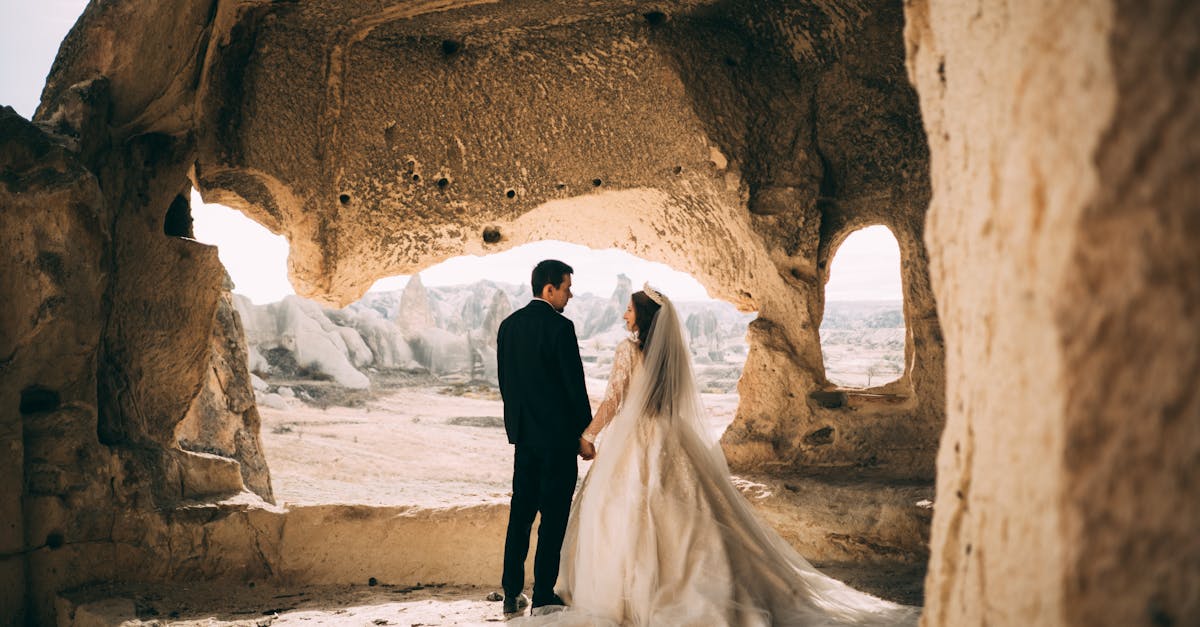 découvrez l'élégance et le confort des sultan cave suites, nichées au cœur de la magnifique région de cappadoce. profitez d'une expérience unique dans des chambres troglodytes traditionnelles alliant charme historique et modernité, tout en admirant des vues imprenables sur les paysages enchanteurs.
