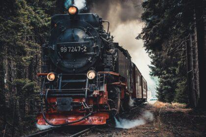 découvrez l'univers fascinant des trains : un moyen de transport durable, des trajets pittoresques à travers la nature et un véritable symbole de connectivité. explorez nos articles sur l'histoire , la technologie et les destinations incontournables accessibles en train.