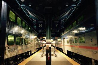 découvrez le monde fascinant des trains, un moyen de transport réconfortant et efficace qui relie les villes et les cultures. explorez les différentes compagnies, les types de trains, et les paysages à couper le souffle qu'ils traversent. embarquez pour un voyage inoubliable à travers le rail.