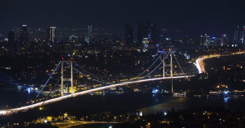 découvrez tout sur la turquie : ses richesses culturelles, ses paysages à couper le souffle, sa gastronomie savoureuse et ses traditions séculaires. explorez un des pays les plus fascinants du monde.
