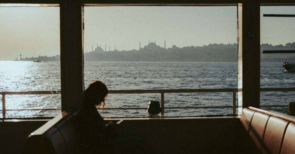 découvrez l'élégance d'une croisière en gulet turc, naviguant le long des magnifiques côtes de la turquie. profitez d'une expérience inoubliable alliant confort, paysages époustouflants et découverte de criques secrètes. embarquez pour un voyage mémorable sur les mers turquoise de la méditerranée.