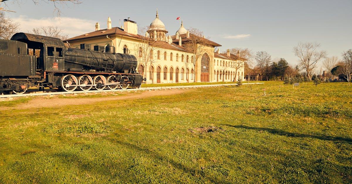 découvrez les trains turcs : un moyen de transport confortable et efficace pour explorer la turquie. profitez de paysages magnifiques et d'un service de qualité à bord de ces trains modernes, reliant les grandes villes et les sites touristiques incontournables.