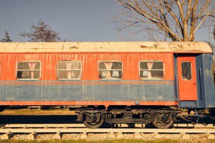 découvrez le réseau ferroviaire turc, une expérience unique à travers les paysages majestueux de la turquie. voyagez confortablement à bord des trains turcs et explorez des destinations emblématiques, alliant tradition et modernité. embarquez pour une aventure inoubliable !