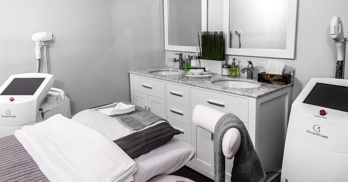 découvrez notre clinique esthétique, dédiée à la beauté et au bien-être. nous proposons des soins sur mesure pour sublimer votre apparence et vous offrir une expérience relaxante. révélez votre éclat naturel grâce à notre équipe d'experts en esthétique.