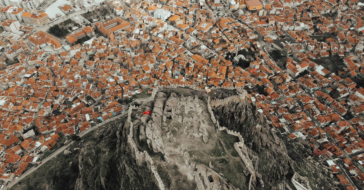 découvrez afyon, une ville turque riche en histoire et en culture, célèbre pour ses sources thermales, sa délicieuse cuisine et ses monuments historiques. explorez ses paysages magnifiques et profitez d'une expérience inoubliable.