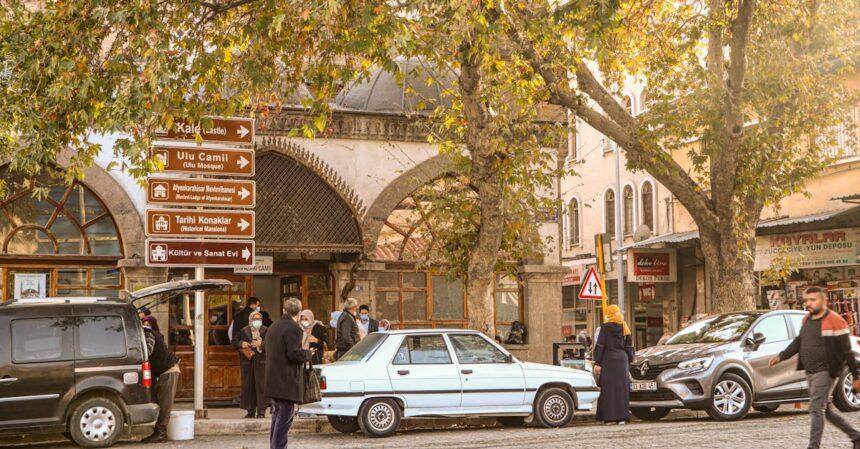 découvrez afyon, une ville turque riche en histoire et en culture, connue pour ses sources thermales, ses délices culinaires et ses monuments historiques fascinants. explorez cette destination unique où tradition et modernité se rencontrent.