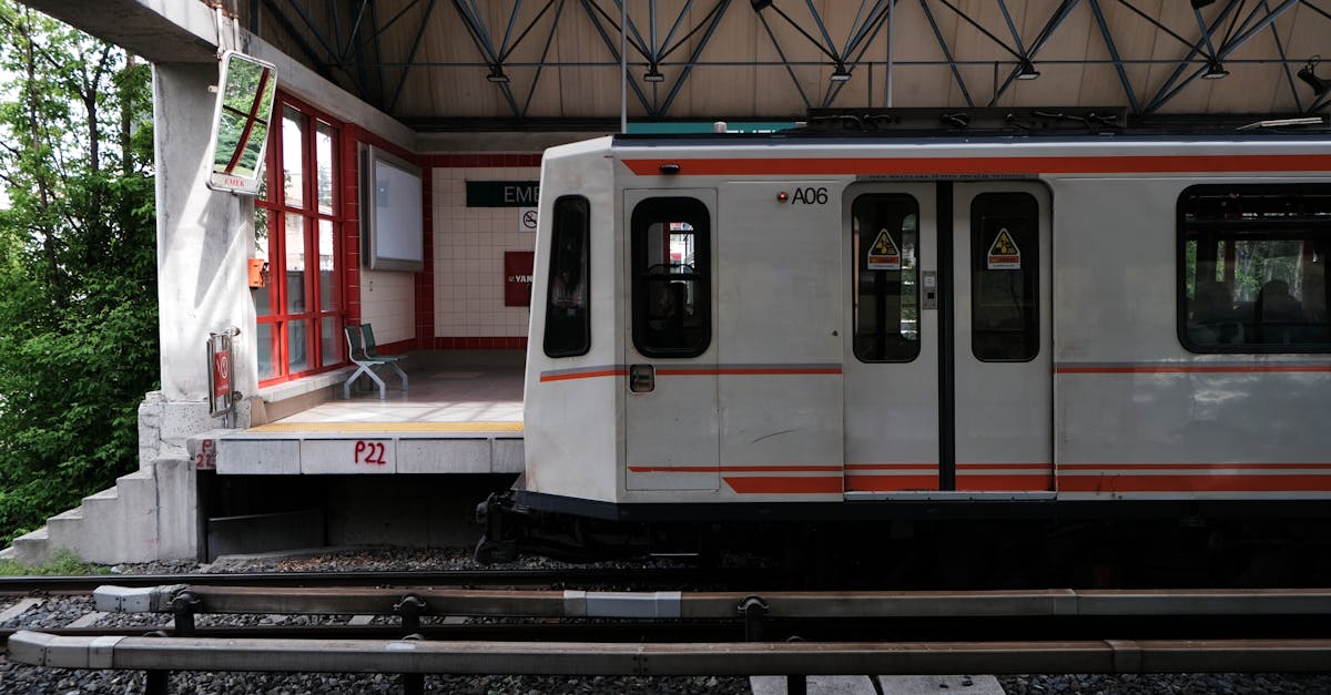 découvrez la gare d'ankara, un lieu emblématique de la capitale turque, où l'histoire et la modernité se rencontrent. explorez ses infrastructures modernes, ses liaisons ferroviaires vers diverses destinations et l'animation de ses alentours. un point de départ idéal pour vos aventures en turquie.