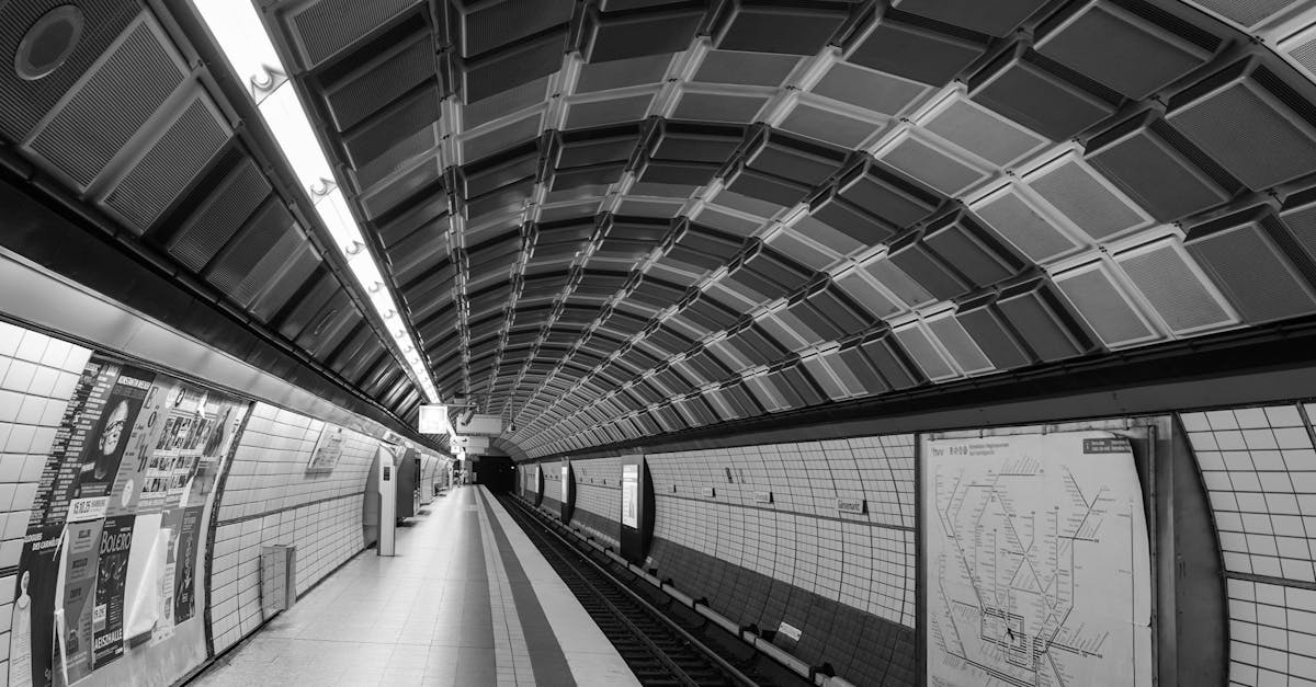 découvrez le métro d'ankara, un moyen de transport moderne et efficace au cœur de la capitale turque. explorez ses lignes, ses stations et profitez d'un voyage confortable à travers la ville.