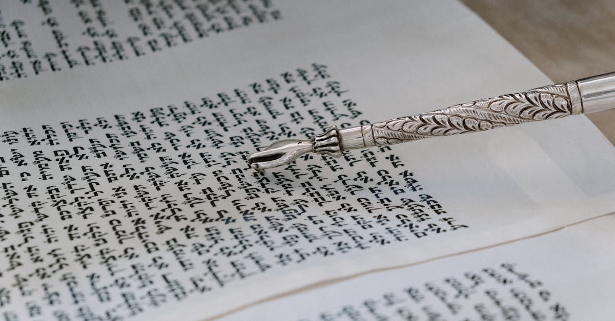découvrez l'histoire et la richesse culturelle de la synagogue ashkénaze, un lieu de culte emblématique qui reflète les traditions juives d'europe de l'est. plongez dans l'architecture unique, les rituels et les événements qui animent cette communauté dynamique.