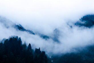découvrez ayder, une destination enneigée en turquie célèbre pour ses paysages à couper le souffle, ses sources thermales apaisantes et son atmosphère authentique. profitez de la nature et des activités de plein air dans ce charmant village de montagne.