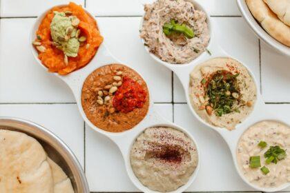 découvrez notre recette de baba ganoush, un délice libanais à base d'aubergines grillées, de tahini et d'épices. parfait en apéritif ou en accompagnement, ce dip savoureux ravira vos papilles et ajoutera une touche méditerranéenne à vos repas.
