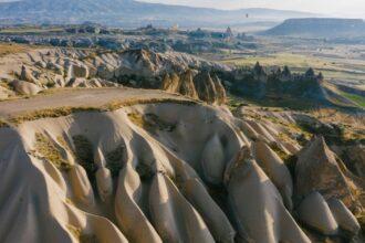 découvrez la région de l'anatolie centrale, un carrefour de cultures riche en histoire, paysages époustouflants et traditions authentiques. explorez ses villes pittoresques, ses sites archéologiques fascinants et sa gastronomie savoureuse.