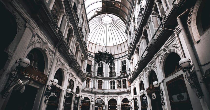 découvrez cicek pasaji, un lieu emblématique offrant une expérience unique au cœur des fleurs et des plantes à istanbul. plongez dans une atmosphère colorée et parfumée, parfaite pour les amateurs de horticulture et les visiteurs en quête de souvenirs authentiques.