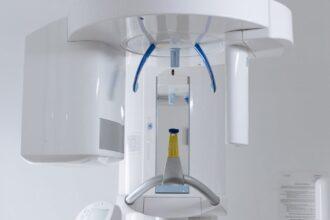 découvrez tout ce qu'il faut savoir sur la sécurité des implants dentaires. apprenez comment ces solutions peuvent améliorer votre santé bucco-dentaire tout en garantissant un procédé sécurisé et efficace. informez-vous sur les risques, les précautions à prendre et les témoignages de patients satisfaits.