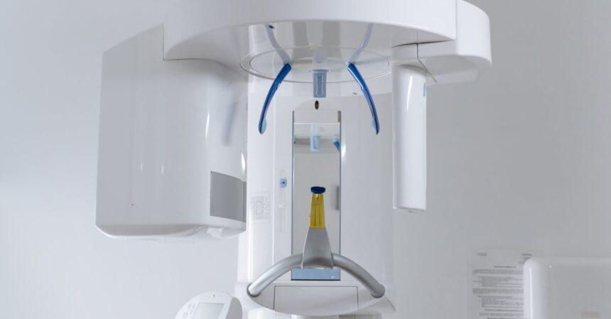 découvrez tout ce qu'il faut savoir sur la sécurité des implants dentaires. apprenez comment ces solutions peuvent améliorer votre santé bucco-dentaire tout en garantissant un procédé sécurisé et efficace. informez-vous sur les risques, les précautions à prendre et les témoignages de patients satisfaits.