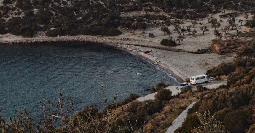 découvrez dikili, une charmante ville côtière de turquie, réputée pour ses plages dorées, ses eaux cristallines et sa riche culture. profitez de l'authenticité de cette destination paisible, entre histoire et modernité, idéale pour des vacances relaxantes.