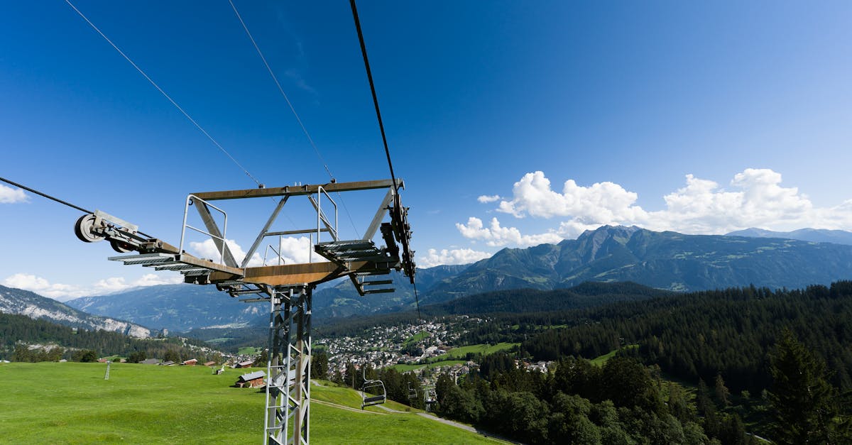 découvrez le funiculaire, un moyen de transport unique et pittoresque qui relie les hauteurs des villes et des paysages magnifiques. profitez d'une expérience de montée spectaculaire tout en admirant des vues imprenables. parfait pour les aventuriers et les amateurs de panoramas!