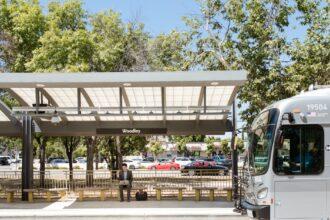 découvrez la station de bus harem, un hub incontournable pour vos déplacements à istanbul. modernité, confort et accès facile aux lignes de transport en commun vous attendent pour un voyage sans tracas.