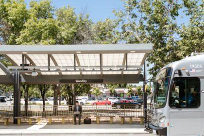 découvrez la station de bus harem, un hub incontournable pour vos déplacements à istanbul. modernité, confort et accès facile aux lignes de transport en commun vous attendent pour un voyage sans tracas.