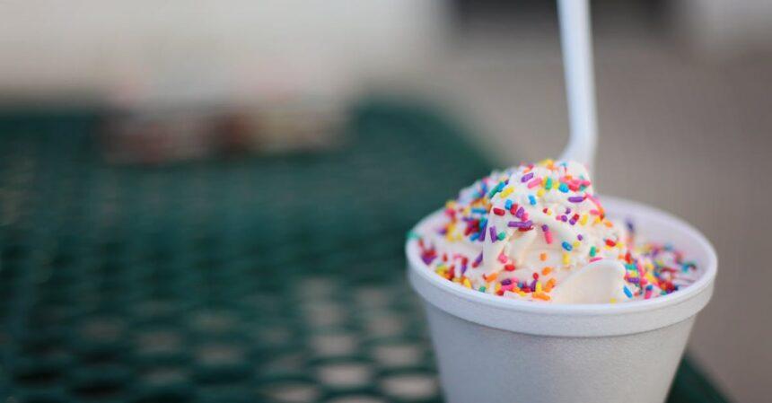 découvrez la douceur irrésistible des glaces artisanales, avec des saveurs variées et des ingrédients de qualité. laissez-vous tenter par une expérience glacée inoubliable cet été !